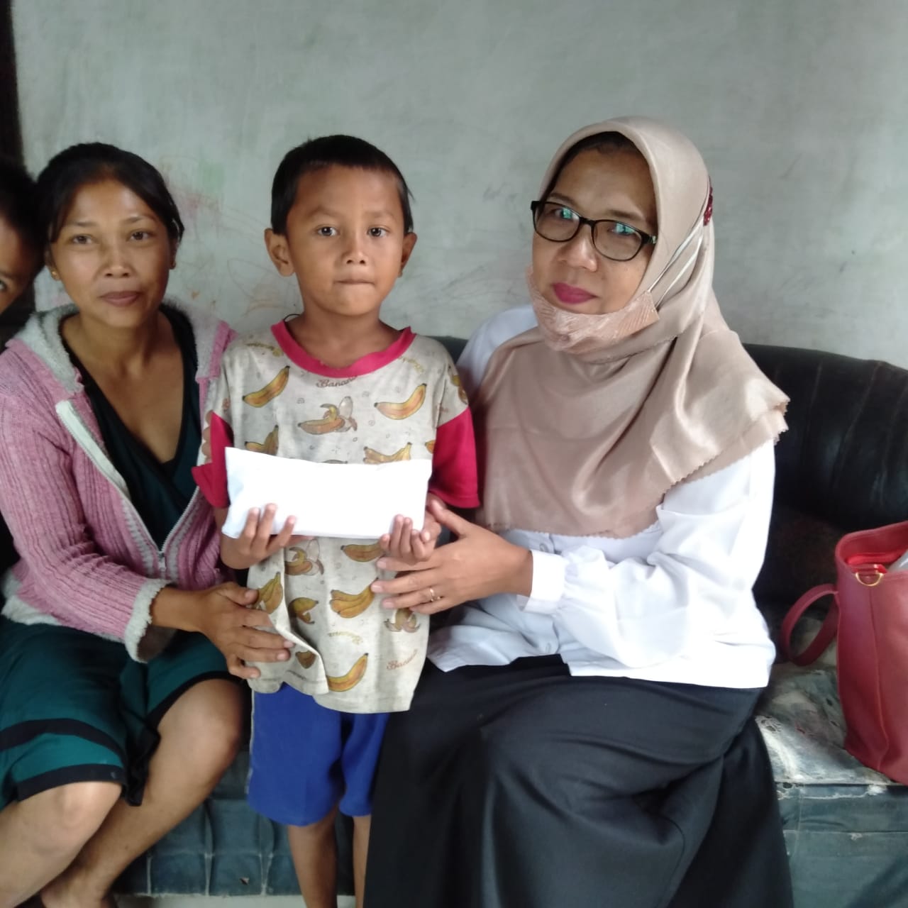 Gentong Maya (Gerakan Tolong Menolong Teman Sebaya)